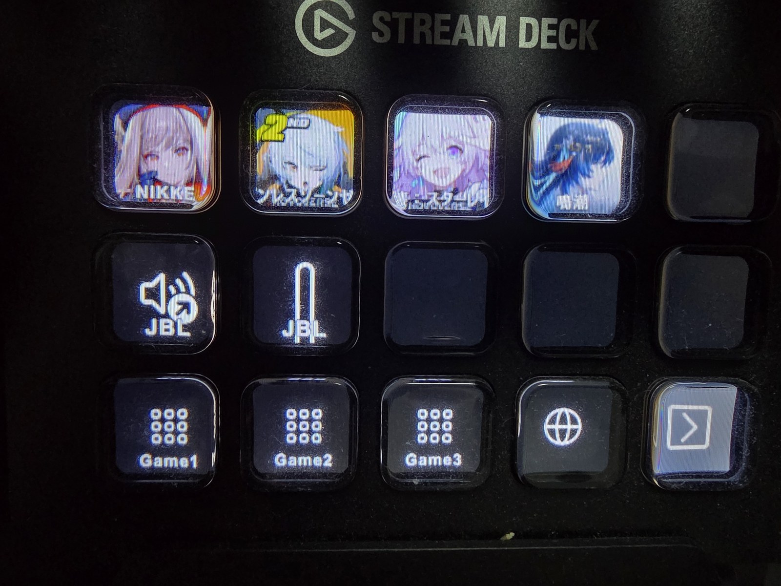 Stream Deck MK.2にゲームや音量調整を割り当てた実機