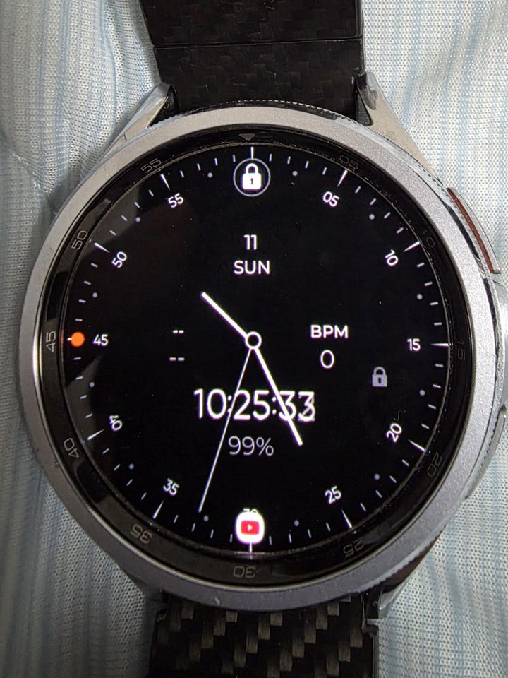 電池残量99%を表示したGalaxy Watch6 Classic(いつもの設定の日・10時25分)